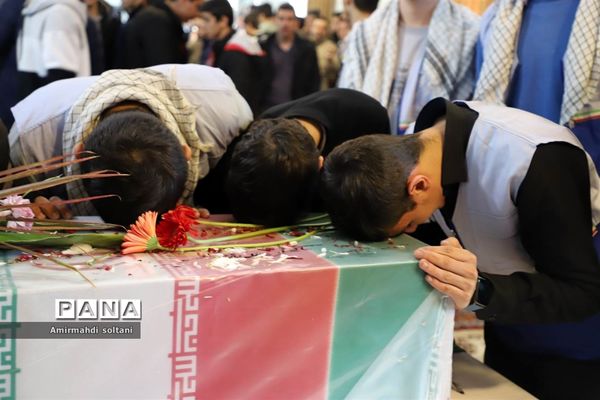 تشیع مهمان فاطمی در مدرسه شاهد تبریز