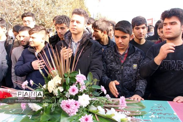 تشیع مهمان فاطمی در مدرسه شاهد تبریز