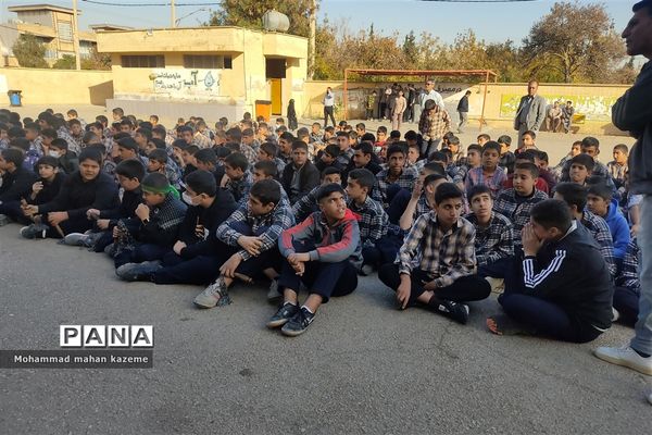 مراسم تشییع شهدای گمنام در دبیرستان امیرکبیر ناحیه یک شیراز
