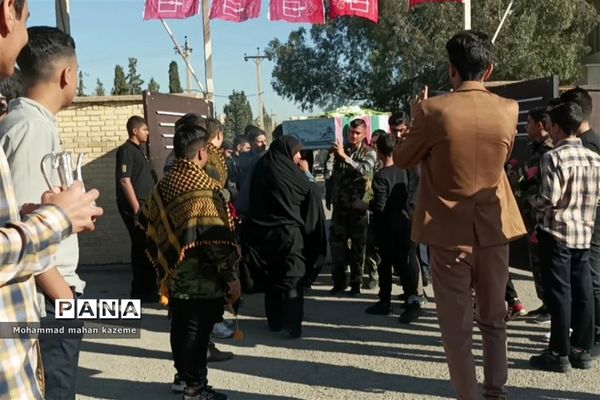 مراسم تشییع شهدای گمنام در دبیرستان امیرکبیر ناحیه یک شیراز