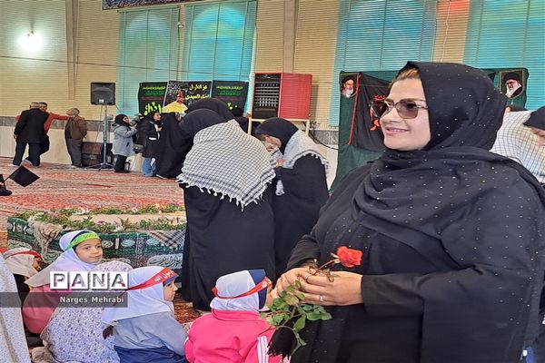 استقبال مردم شهر سورمق از پیکر مطهر شهید گمنام