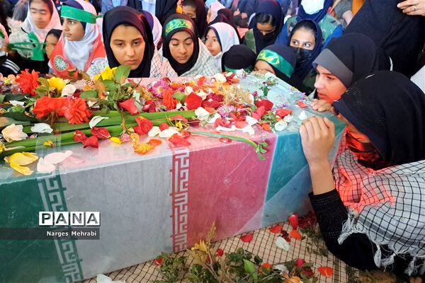 استقبال مردم شهر سورمق از پیکر مطهر شهید گمنام