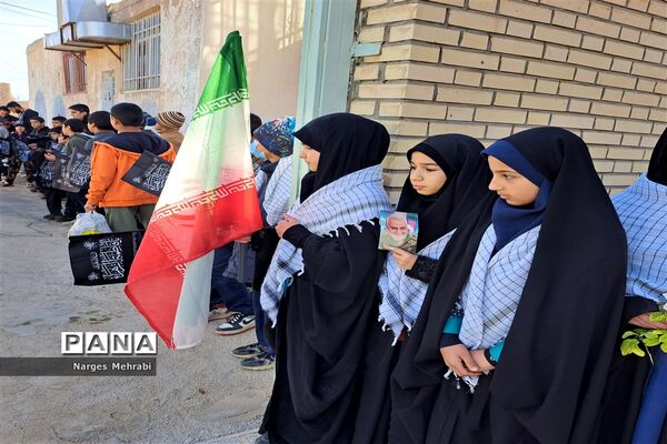 استقبال مردم شهر سورمق از پیکر مطهر شهید گمنام