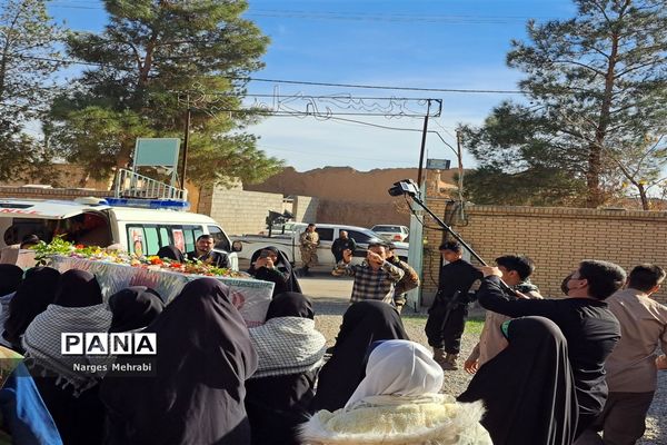 استقبال مردم شهر سورمق از پیکر مطهر شهید گمنام