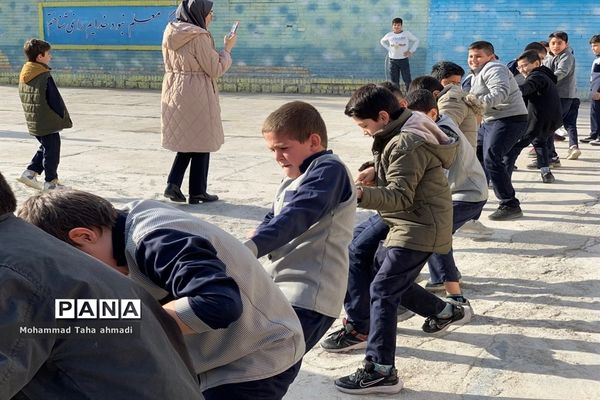 اجرای طرح مدام درمدرسه معلم شهرآشخانه