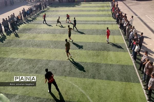 برگزاری المپیاد ورزشی درون مدرسه‌ای در دبیرستان نمازی