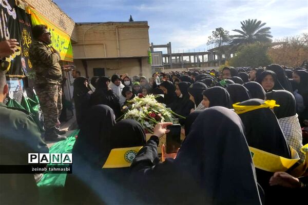 آیین استقبال و تشییع شهید گمنام در مدارس شهرستان سروستان