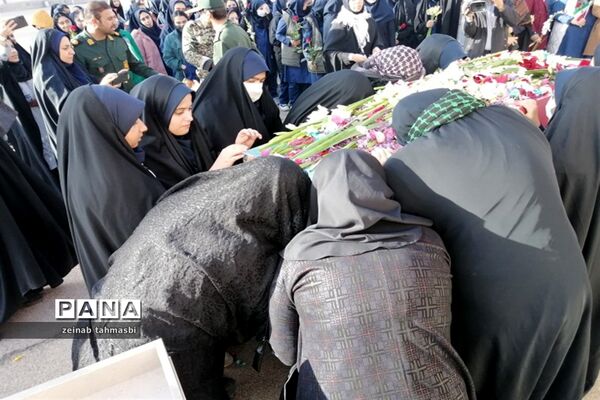 آیین استقبال و تشییع شهید گمنام در مدارس شهرستان سروستان