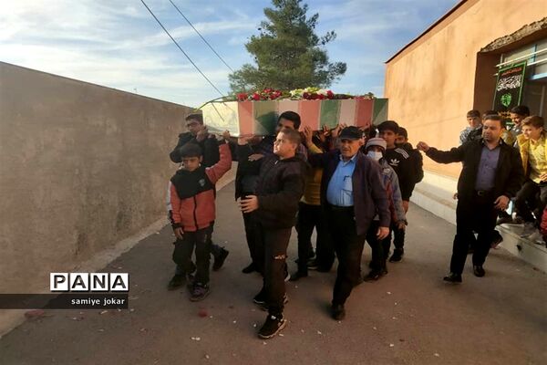 آیین استقبال و تشییع شهید گمنام در مدارس شهرستان سروستان