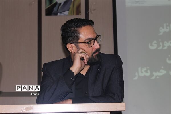 کارگاه آموزشی طرح هر مدرسه یک خبرنگار  ویژه مدارس دخترانه مقطع متوسطه آموزش و پرورش منطقه۴