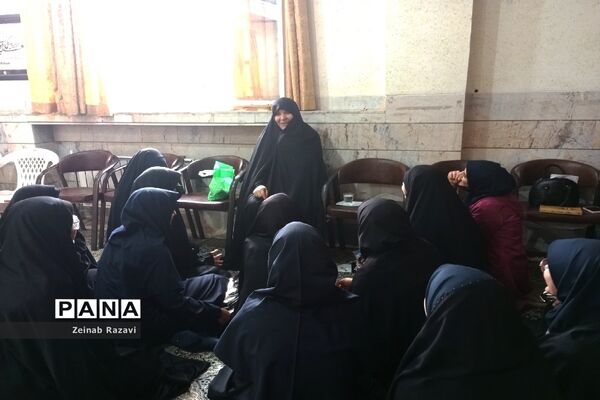 تشییع شهید گمنام در دبیرستان فرزانگان شهیده حسنی سعدی ناحیه چهار استان قم