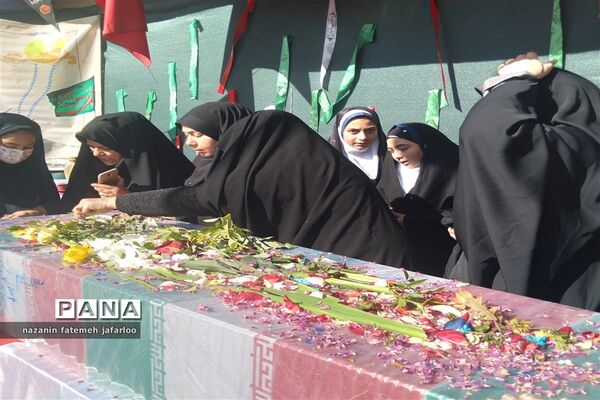 آیین استقبال از پیکر مطهر شهید گمنام دفاع مقدس در شهر صغاد