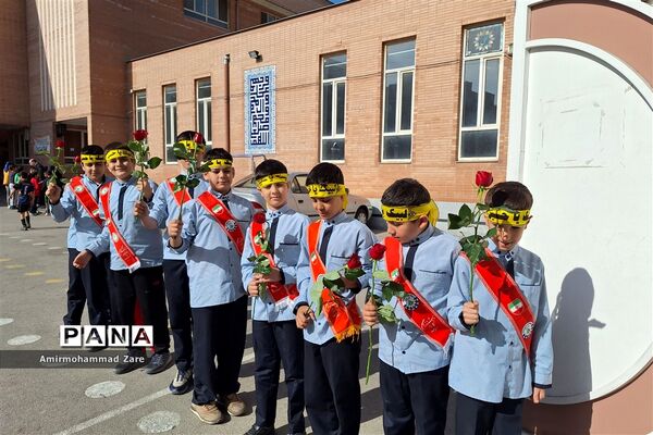 تشییع شهید گمنام در دبستان معارف 6 ناحیه 3 شیراز