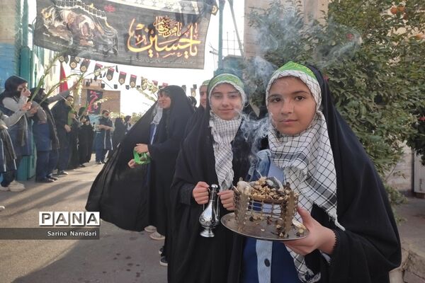 وداع با شهید گمنام در دبیرستان امام حسن عسکری2 ناحیه 3 شیراز