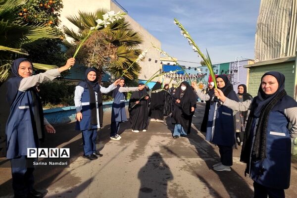 وداع با شهید گمنام در دبیرستان امام حسن عسکری2 ناحیه 3 شیراز