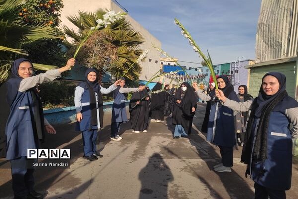 وداع با شهید گمنام در دبیرستان امام حسن عسکری2 ناحیه 3 شیراز