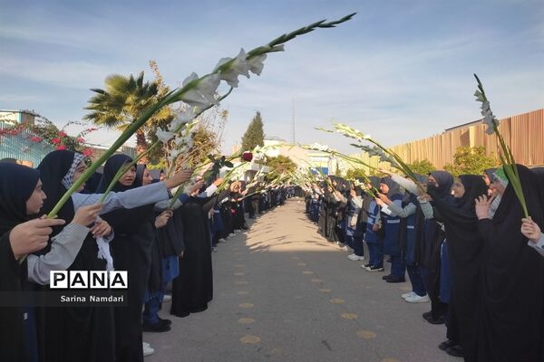 وداع با شهید گمنام در دبیرستان امام حسن عسکری2 ناحیه 3 شیراز