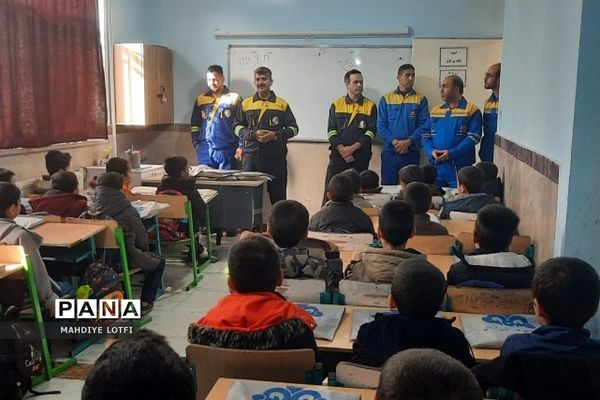 برگزاری دوره‌های آموزشی مصرف بهینه گاز در مدارس ابتدای شهرستان پردیس