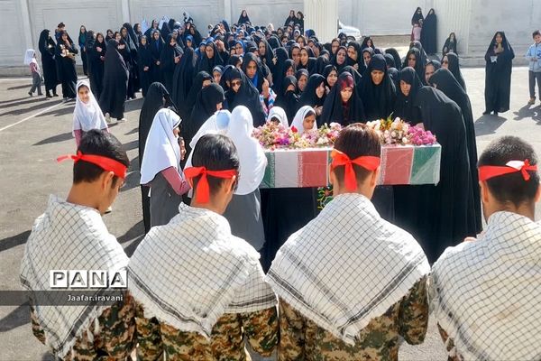 مراسم استقبال از شهید گمنام در شهرستان مروست