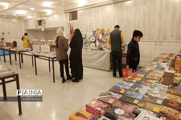 نمایشگاه کتاب و بازی‌های فکری در شهرستان محلات
