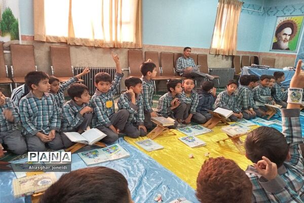 محفل انس با قرآن درآموزشگاه شیخ جنید شهرستان پیشوا