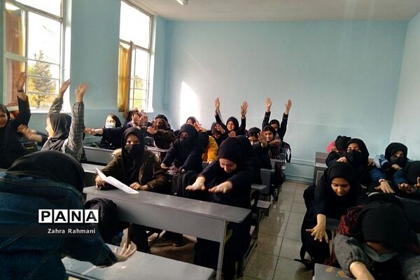 افزایش سلامتی با اجرای طرح آهن‌یاری و حرکات کششی در دبیرستان حجاب ناحیه یک ری