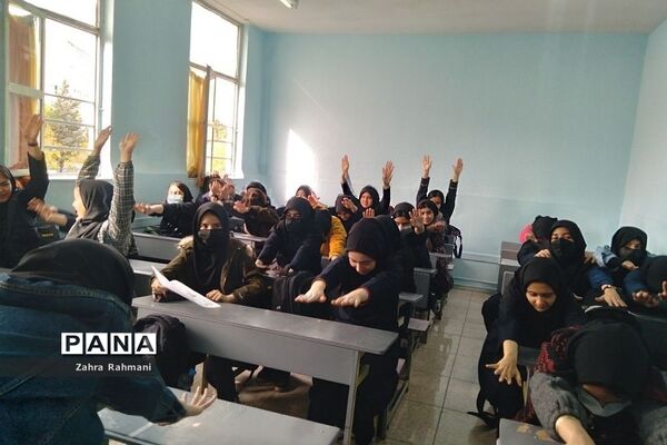 افزایش سلامتی با اجرای طرح آهن‌یاری و حرکات کششی در دبیرستان حجاب ناحیه یک ری