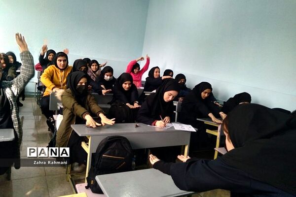افزایش سلامتی با اجرای طرح آهن‌یاری و حرکات کششی در دبیرستان حجاب ناحیه یک ری