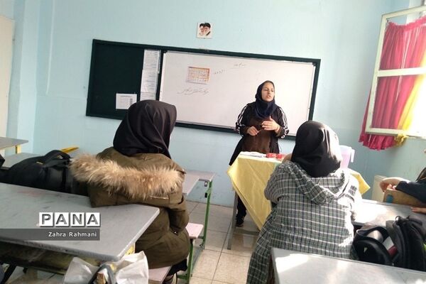 افزایش سلامتی با اجرای طرح آهن‌یاری و حرکات کششی در دبیرستان حجاب ناحیه یک ری