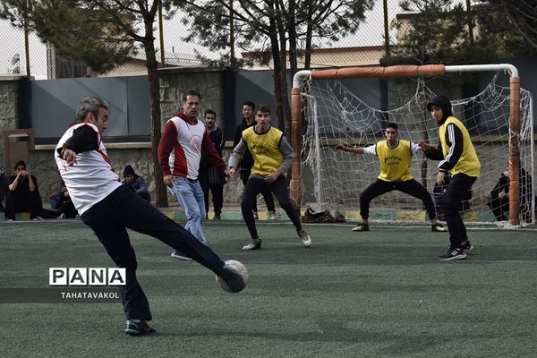 مسابقه فوتبال مدرسه ای به‌مناسبت هفته تربیت بدنی در شهرستان پردیس