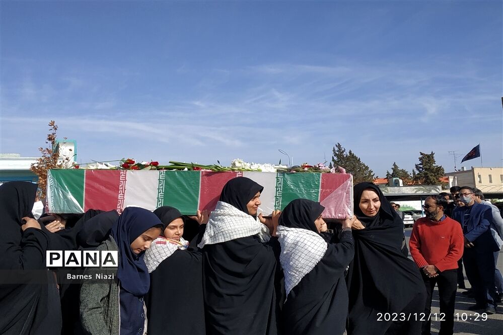 تشییع شهید گمنام در اداره آموزش و پرورش شهرستان کاشمر