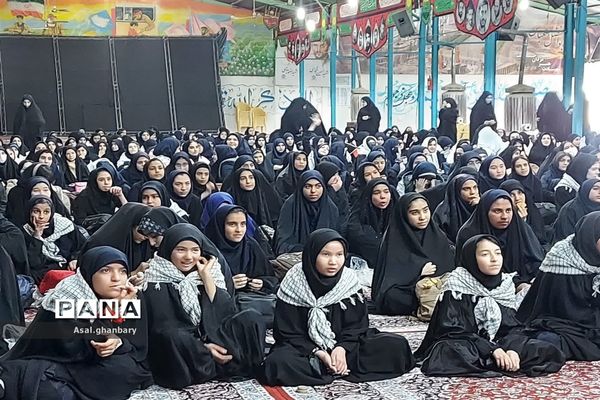 برگزاری نماز وحدت مدارس ناحیه ۴ در گلستان شهدا