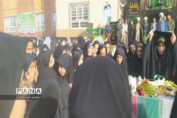 دانش آموزان مدارس اقلید میزبان آلاله گمنام هشت سال دفاع مقدس
