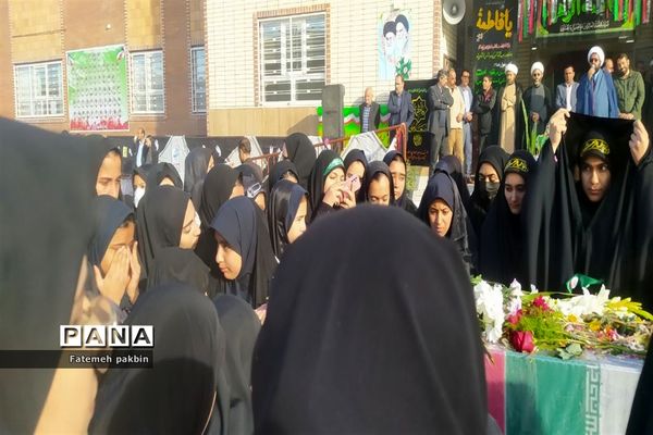 دانش آموزان مدارس اقلید میزبان آلاله گمنام هشت سال دفاع مقدس