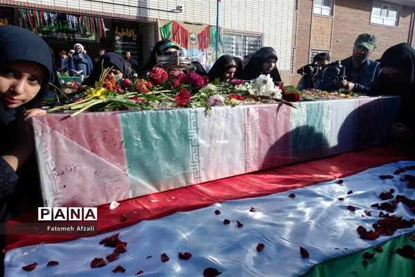 دانش آموزان مدارس اقلید میزبان آلاله گمنام هشت سال دفاع مقدس