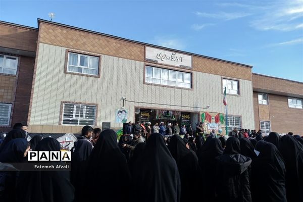 دانش آموزان مدارس اقلید میزبان آلاله گمنام هشت سال دفاع مقدس