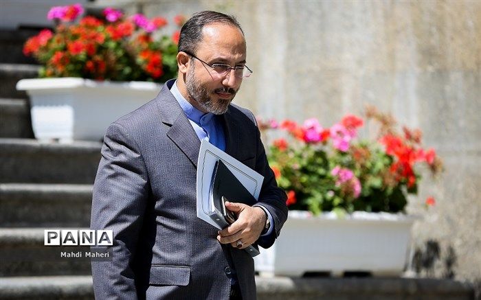 حضور مسئولان در دانشگاه‌های محدود به روز دانشجو نیست