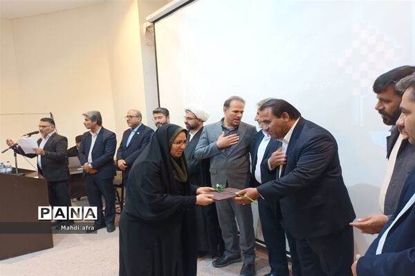 تجلیل از معلمان و دانش‌آموزان پژوهشگر شهرستان بهبهان