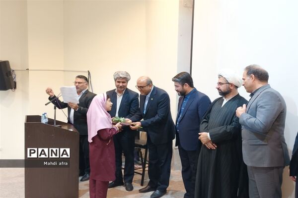 تجلیل از معلمان و دانش‌آموزان پژوهشگر شهرستان بهبهان
