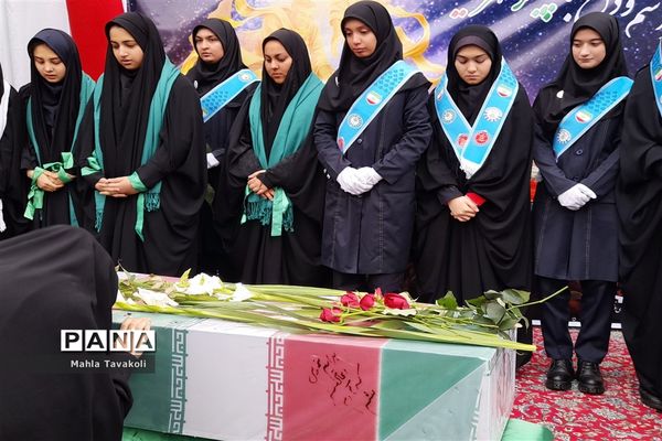 تشییع پیکر شهید گمنام در هنرستان فنی حرفه ای بدیع ناحیه یک مشهد