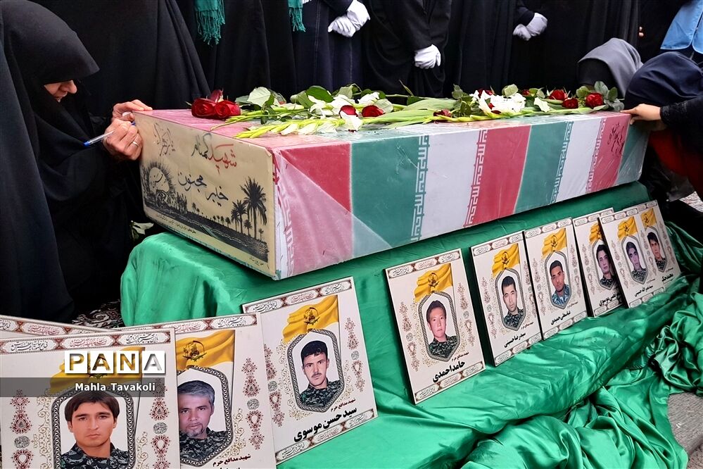 تشییع پیکر شهید گمنام در هنرستان فنی حرفه ای بدیع ناحیه یک مشهد