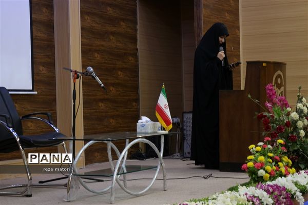 نشست نخبگان نوجوان خوزستان با معاون جوانان وزیر ورزش