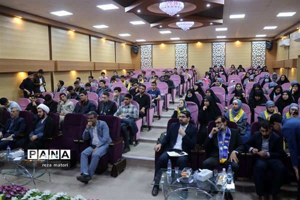 نشست نخبگان نوجوان خوزستان با معاون جوانان وزیر ورزش