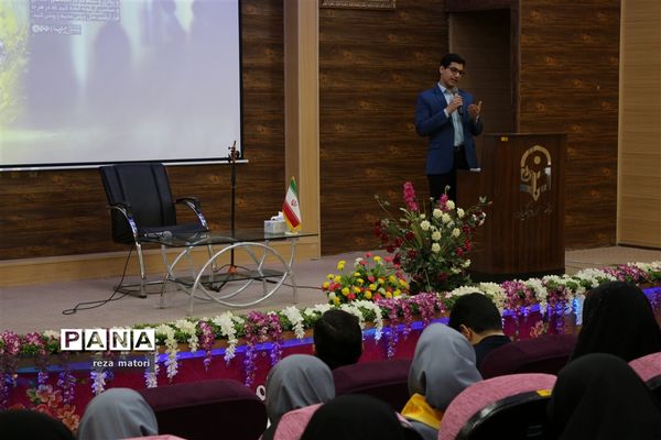 نشست نخبگان نوجوان خوزستان با معاون جوانان وزیر ورزش