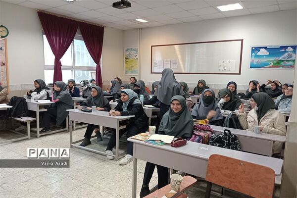 ایستگاه صلواتی به‌مناسبت ایام فاطمیه در آموزشگاه نمونه دولتی فرزانگان ناحیه دو