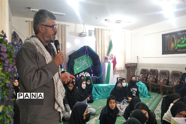 تشییع شهدای گمنام درمدرسه فرزانگان دوره دوم ناحیه ۲ زاهدان