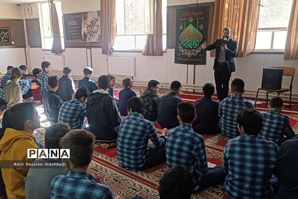 مراسم عزاداری شهادت حضرت فاطمه(س)‌ در دبیرستان استعدادهای درخشان شهید بهشتی رودهن