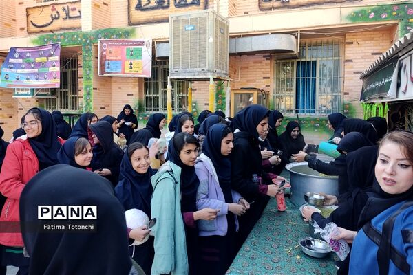 برگزاری مراسم شهادت حضرت زهرا(س) در دبیرستان دخترانه حاج علی اکبر گراشی شیراز