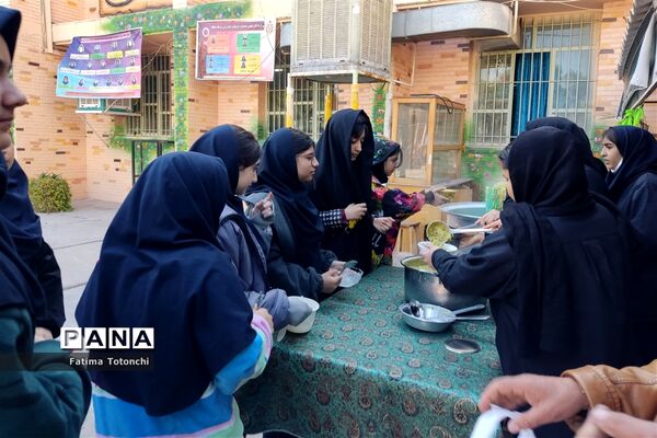 برگزاری مراسم شهادت حضرت زهرا(س) در دبیرستان دخترانه حاج علی اکبر گراشی شیراز