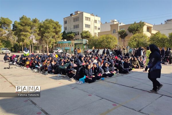 برگزاری مراسم شهادت حضرت زهرا(س) در دبیرستان دخترانه حاج علی اکبر گراشی شیراز